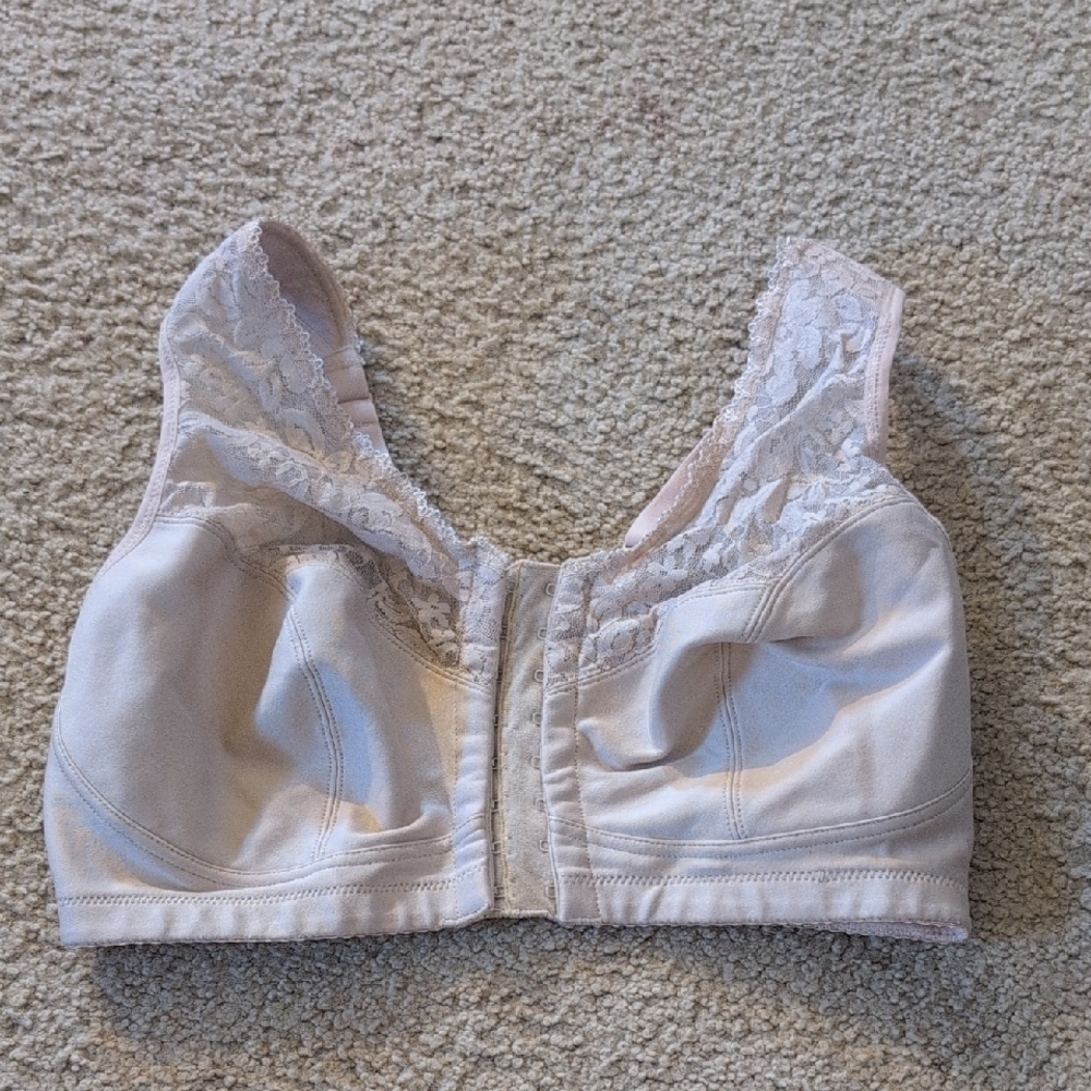 Delimira Beige Front Clasp Bra Size 34DD